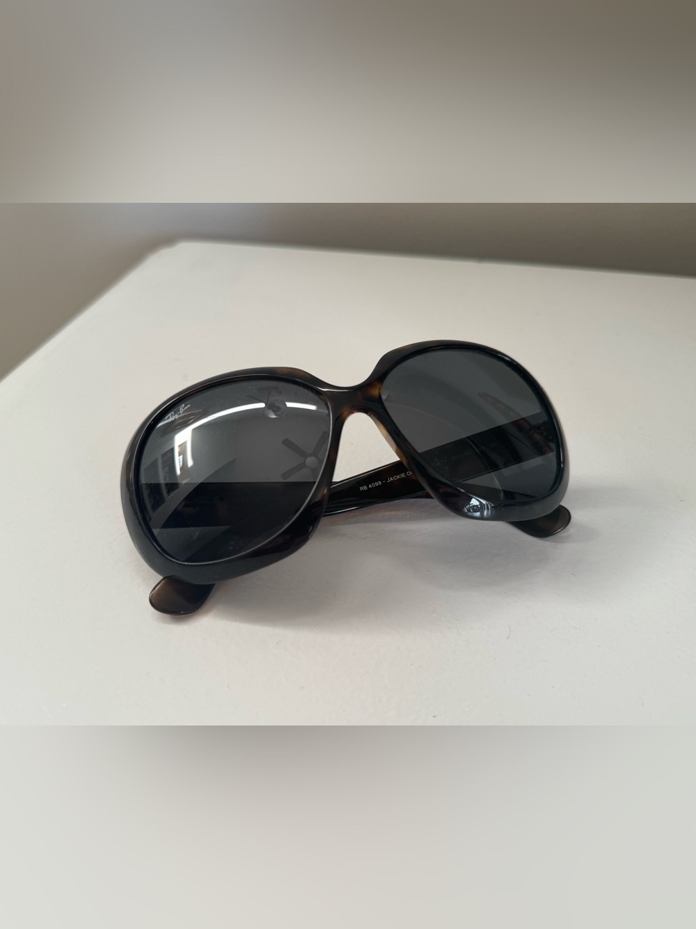 Ray-Ban Jackie Ohh II - Polished Light Havana Frame & Green Solid Classic Lens - Picture 6 of 13